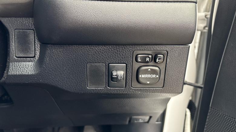 Toyota RAV4 2.0 D-4D Business Edition 5dr 2WD Diesel Estate